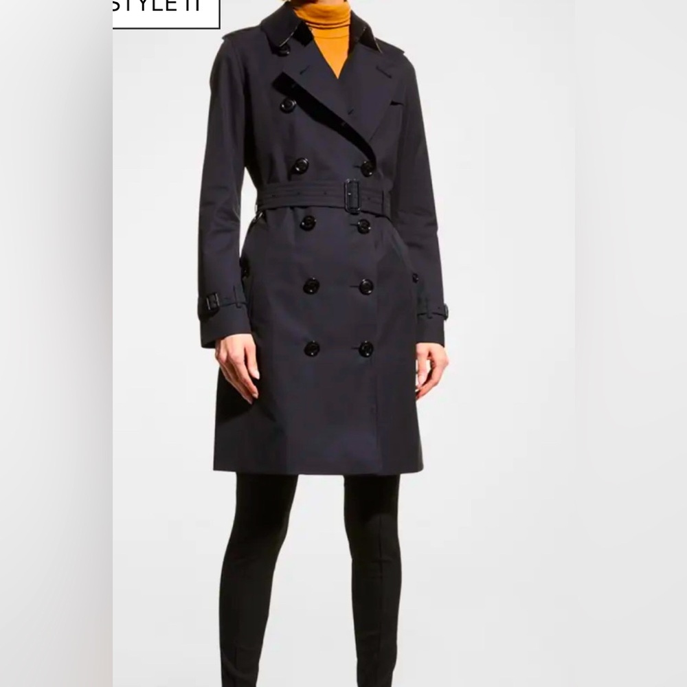 Burberry Kensington Trench mid length UK size 8
(US 6) NWOT